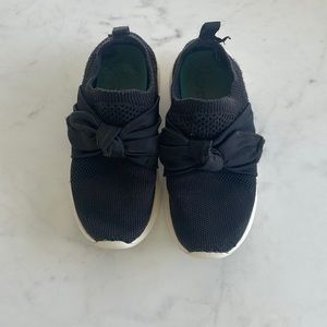 Slip on skechers sneakers, color black